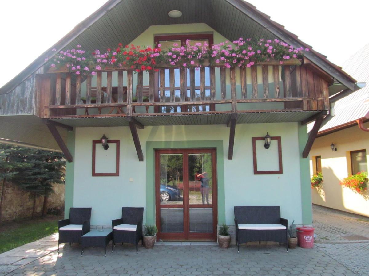 A+S Penzion Podzamok Spisske Podhradie Exterior photo